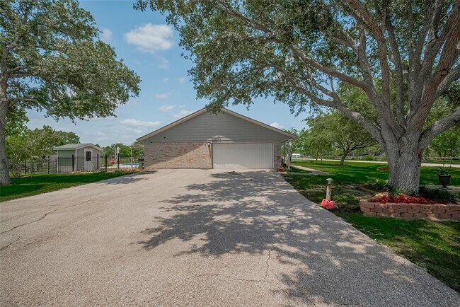 Building Photo - 9526 Sandy Ln