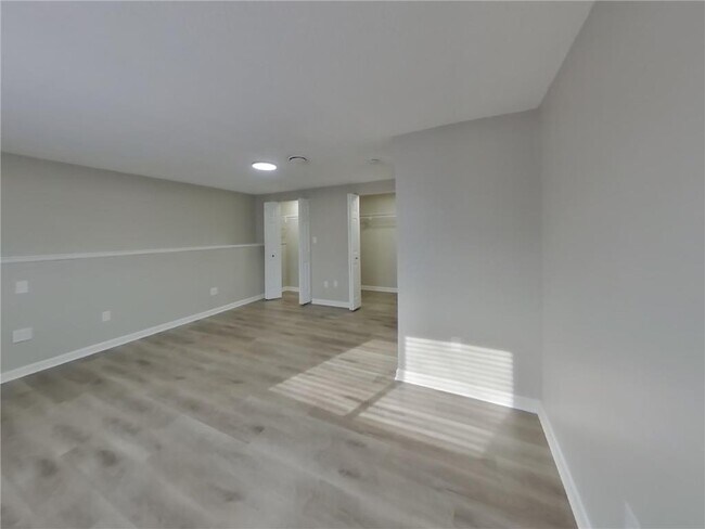 Building Photo - 1309 11th Ave W