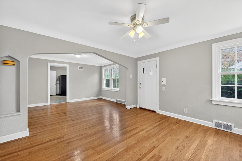 Building Photo - 3653 Eminence Blvd