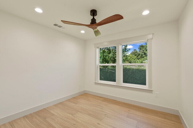 Building Photo - Beautiful 2 bedroom 1 bathroom New Build Close to UC Davis and McGeorge Law School