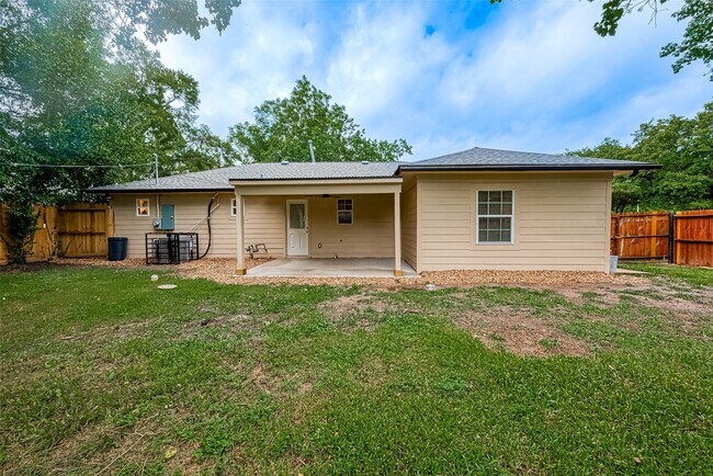 Building Photo - 5703 Belmark St