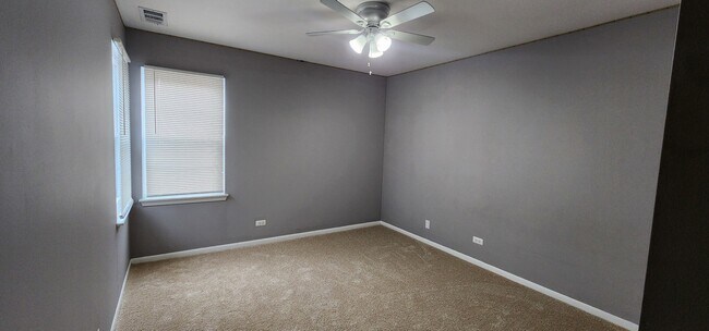 Building Photo - 621 Woodhaven Dr