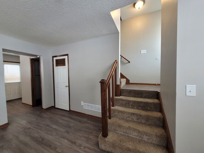 Building Photo - 1761-1763 E Lacona Avenue