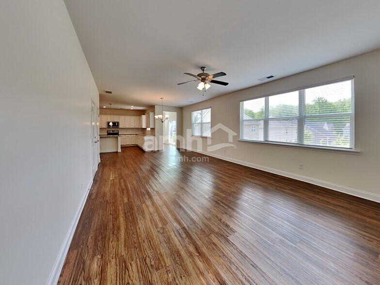 Building Photo - 353 Macroom Ct