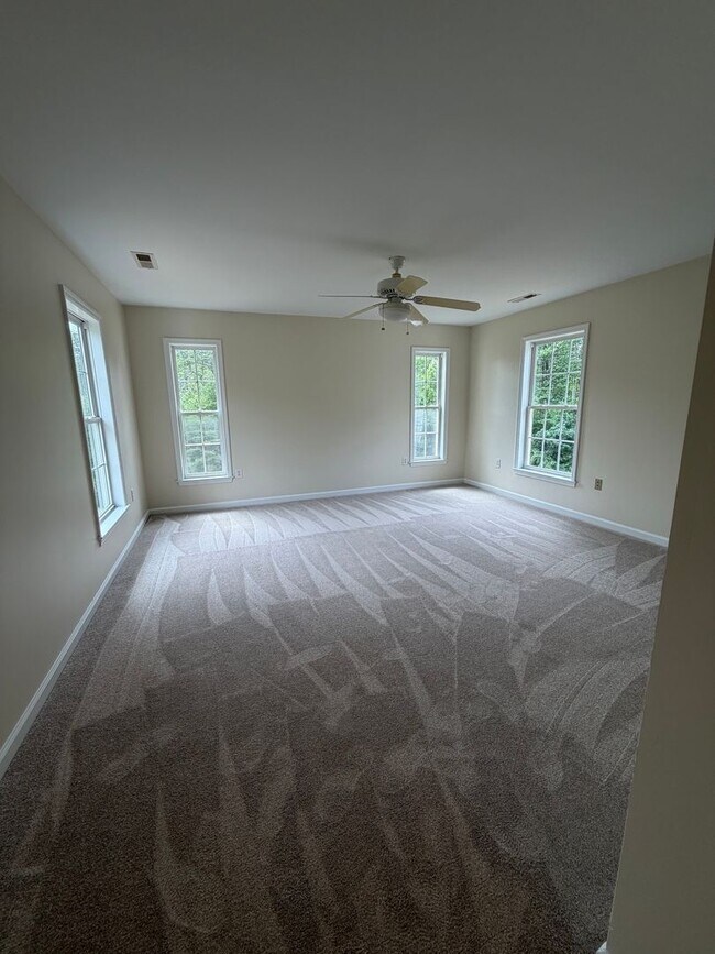 Building Photo - 106 Mountainside Drive