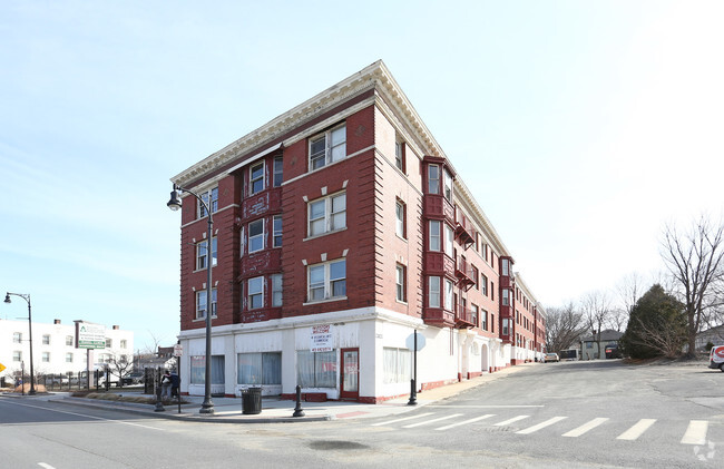 Primary Photo - 592 North St