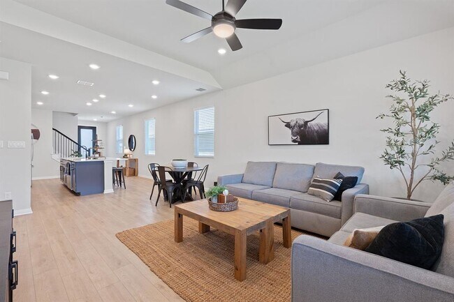 Building Photo - 179 Kings Cyn Dr