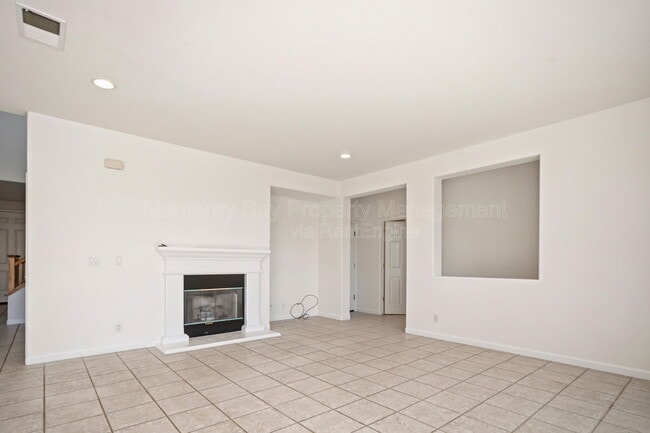 Building Photo - 4725 Sea Ridge Ct