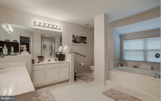 Building Photo - 9810 Bolton Village Ct