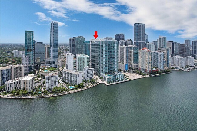 Building Photo - 1300 Brickell Bay Dr