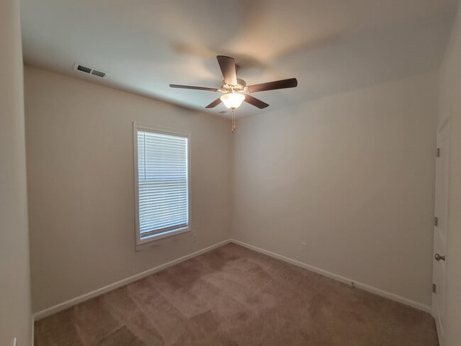 Building Photo - 166 Luxborough Ct