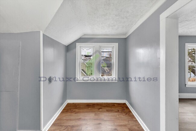 Building Photo - 415 Graham St SW