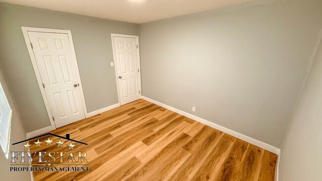 Building Photo - 2703 Center St