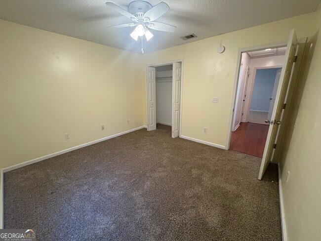 Building Photo - 603 Victorias Cir