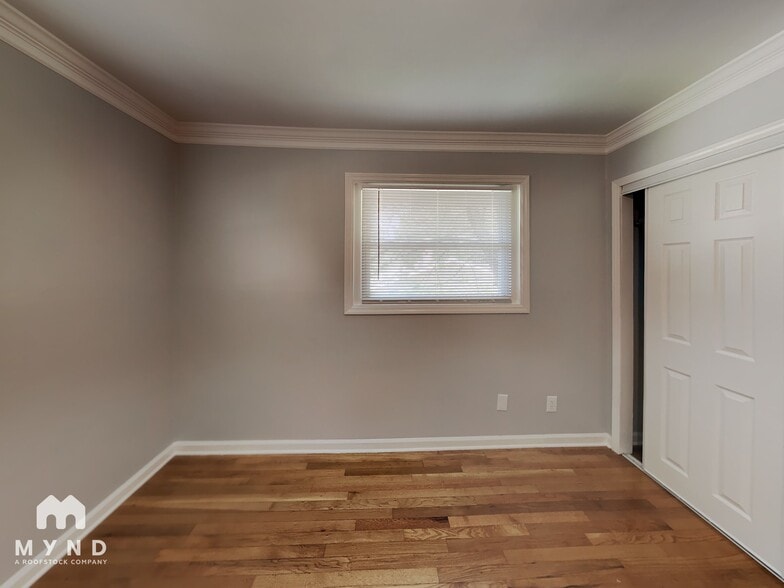 Building Photo - 5493 Beaver Dr SW