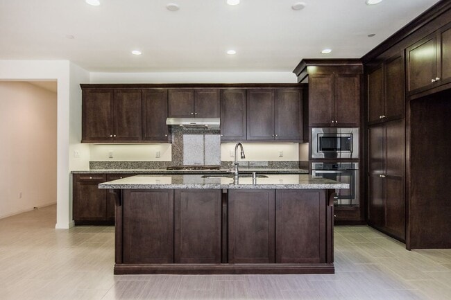 Building Photo - 4BD/3BA/2Garage Two Story Highly upgraded ...