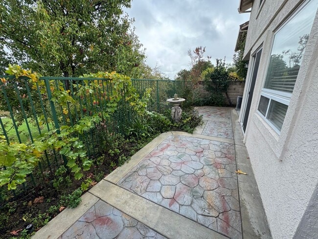 Building Photo - Quiet and Inviting Moller Ranch 3BD/2.5BA Single-Family Home!