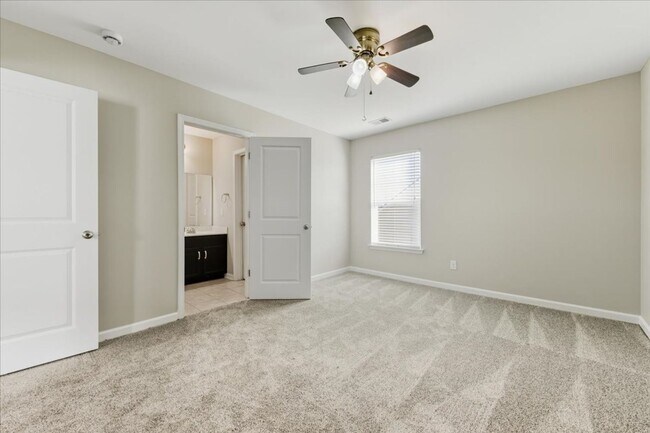 Building Photo - Spacious 5-Bedroom Home in the Live Oak Community – Richmond Hill, GA