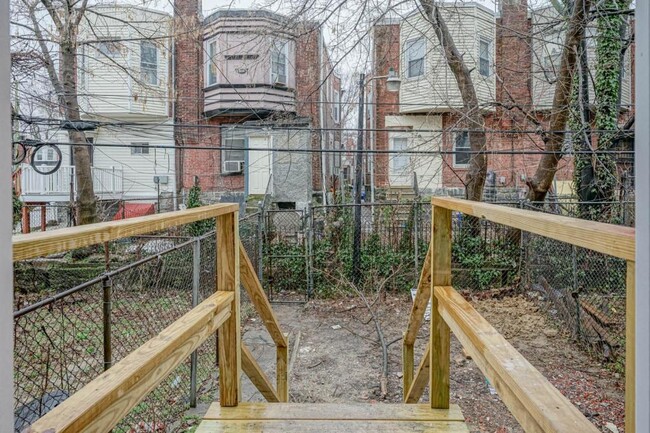 Building Photo - 1156 S 52nd St
