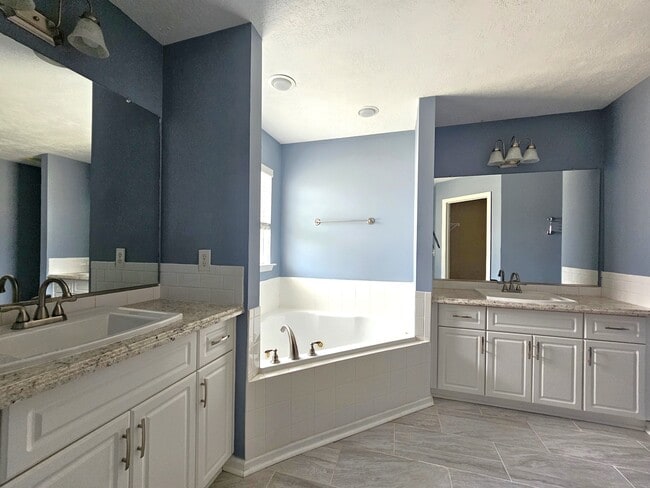 Building Photo - 770 Michelle Ct