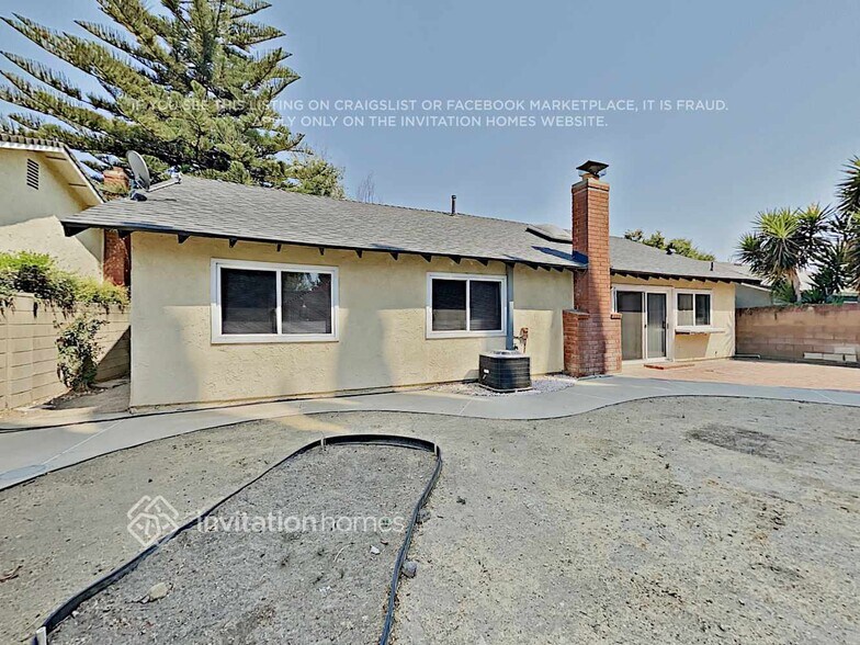 Building Photo - 2725 Greenleaf Ave