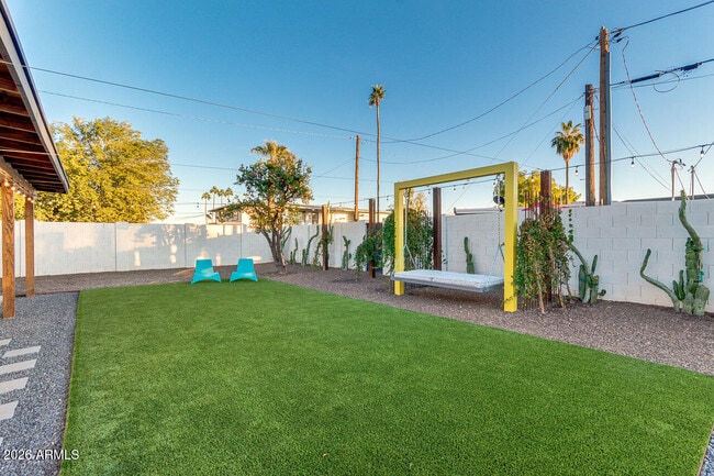 Building Photo - 6929 E 6th St