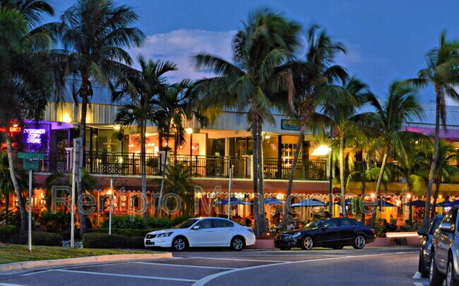 Building Photo - 771 John Ringling Blvd