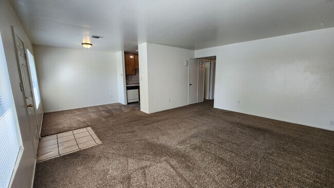 Building Photo - 7004 N Half Moon Dr