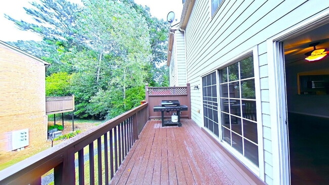 Building Photo - 5149 Manerdale Dr SE