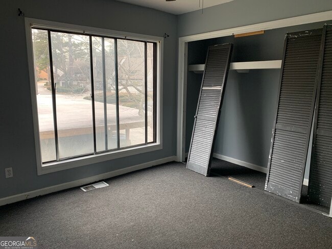 Building Photo - 95 Willowick Dr