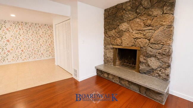 Building Photo - 6423 S Westridge St