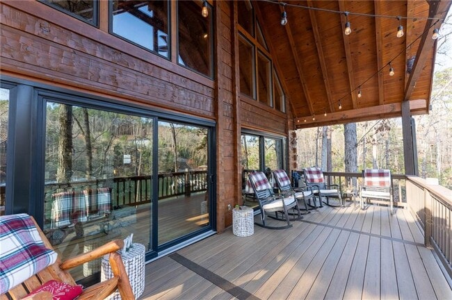 Building Photo - 105 Cedar Cove