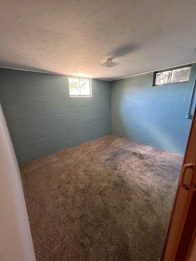Building Photo - Bright & Spacious 3-Bedroom Home on Large ...