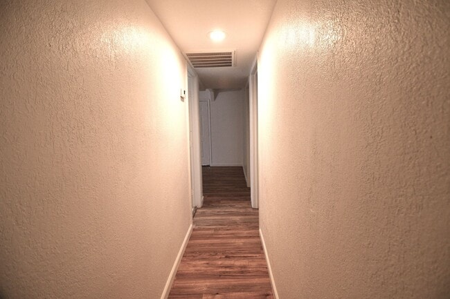 Building Photo - 3107 W Granada Rd