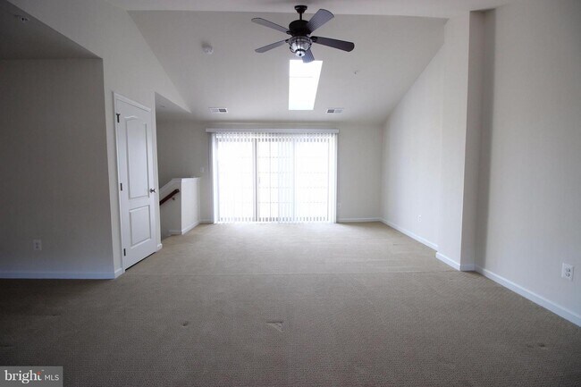 Building Photo - 43125 Shore Square