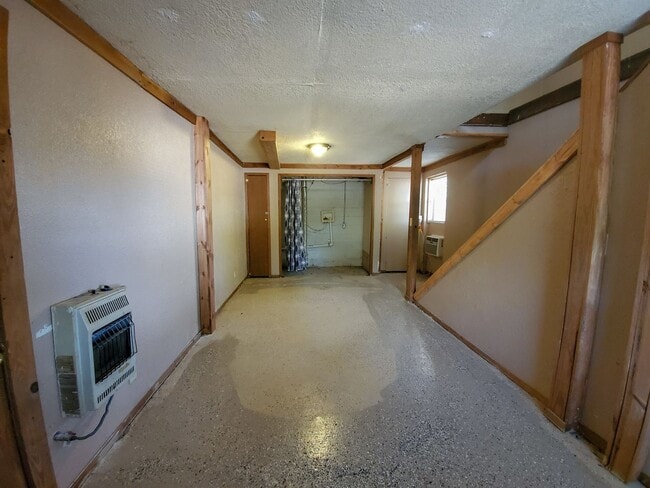 Building Photo - 2 Bedroom Apartment style home in Tecumseh