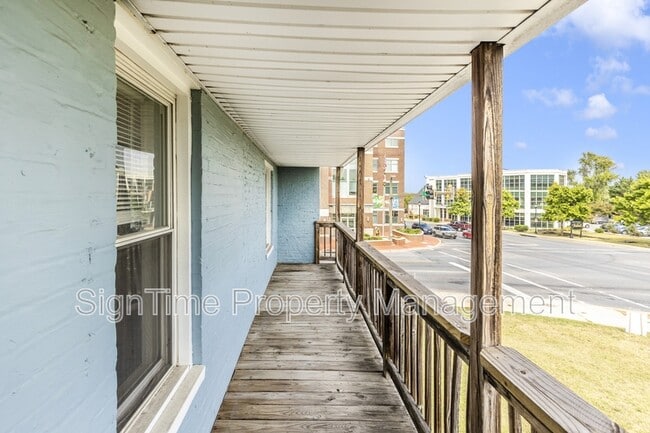 Building Photo - 152 E South St