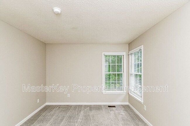 Building Photo - 105 Woodshire Ln
