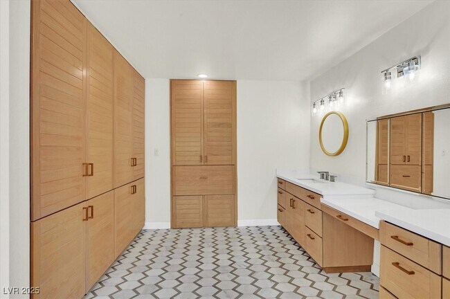 Building Photo - 3328 Plaza Del Paz