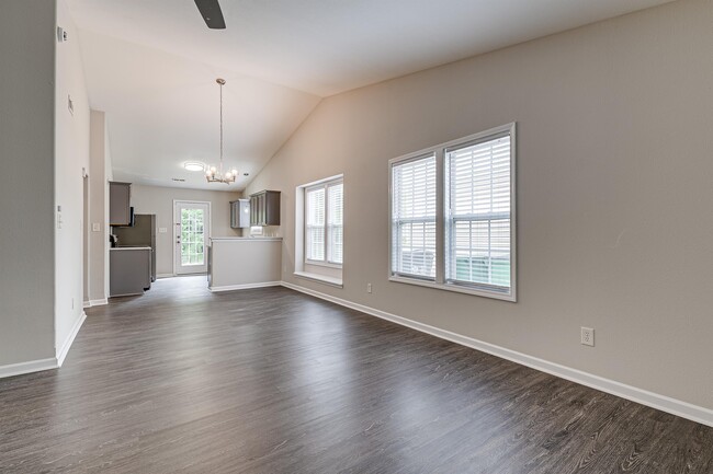 Building Photo - 2723 Oasis Ln