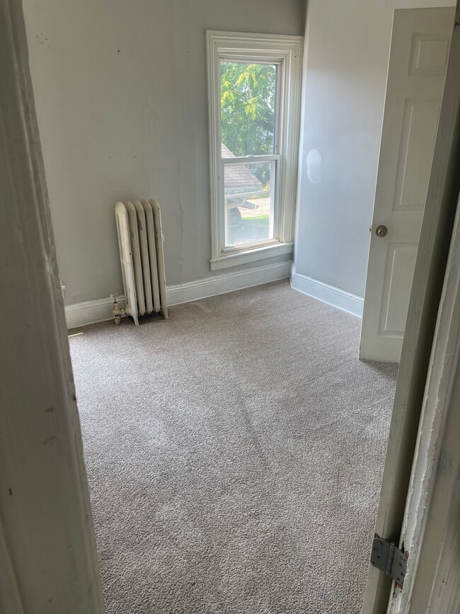 Building Photo - 33 Harvard St