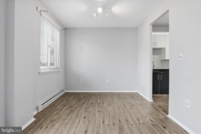 Building Photo - 3245 Rio Dr