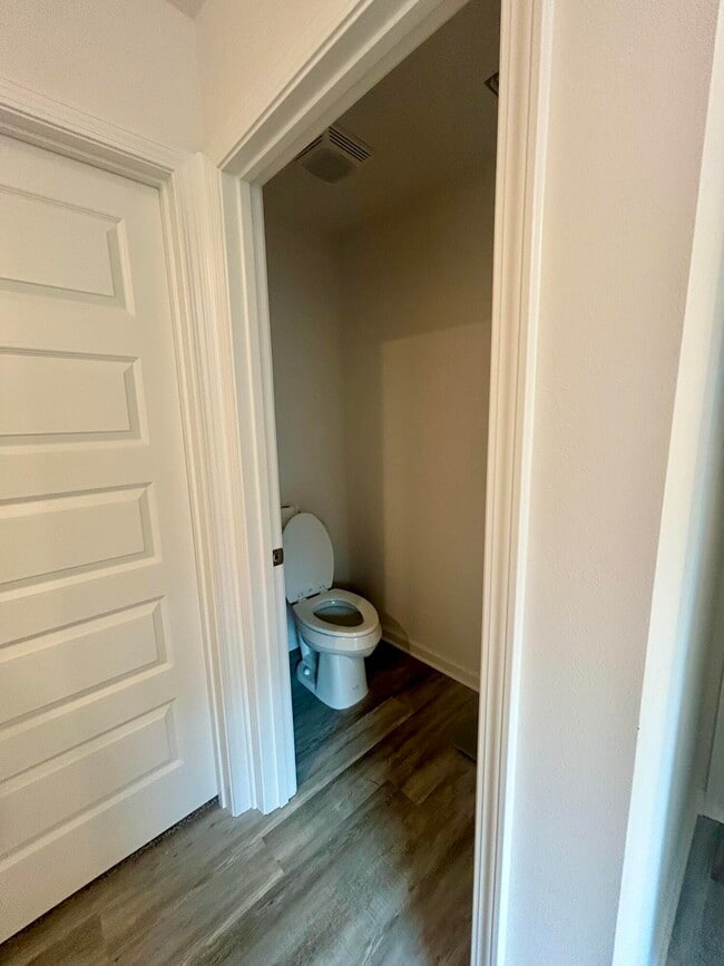 Building Photo - 211 Gray Owl Dr