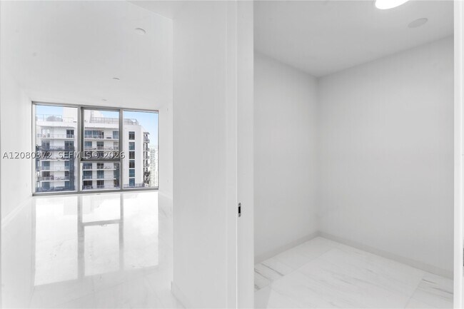 Building Photo - 300 Biscayne Blvd