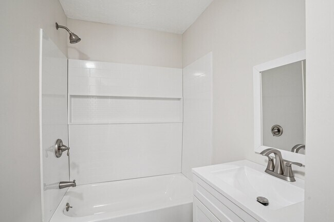 Building Photo - 2713 Brunswick Dr