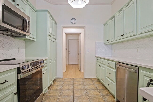 Building Photo - 2708 NW 170th Terrace