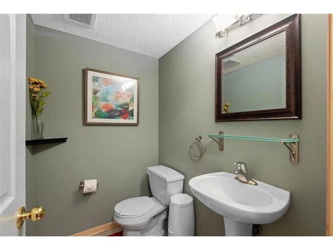 Building Photo - 5225 Holly Ln N