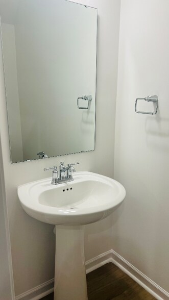 Building Photo - 757 Kitfox Dr NW