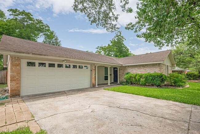 Building Photo - 9011 Bintliff Dr