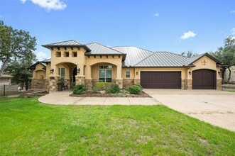 Building Photo - 7617 Lazy River Cove